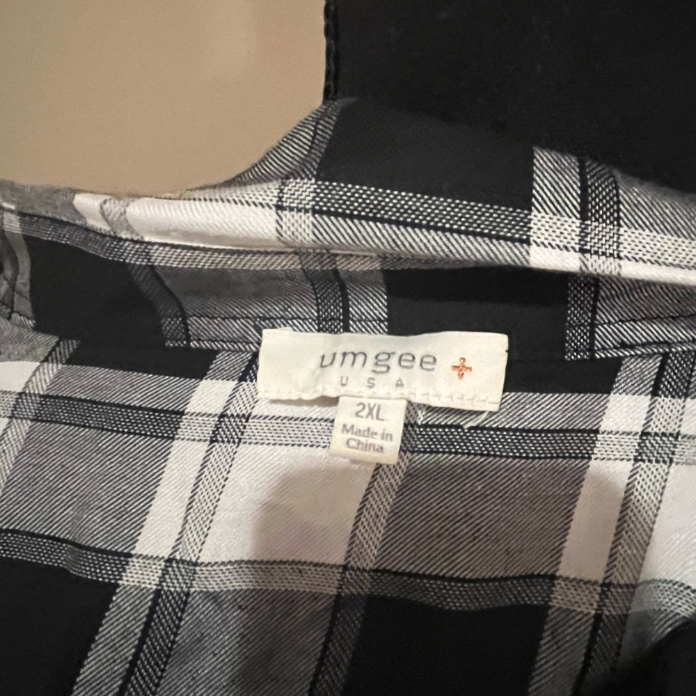 Umgee Women's Long Sleeve Plaid Shirt Black White Plaid, size 2XL - Picture 5 of 8